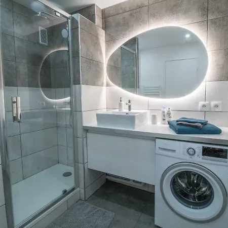 Apartament Grand Studio Avec Balcon Et Parking Privatif Antony