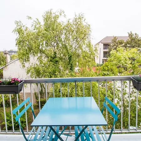 Grand Studio Avec Balcon Et Parking Privatif * Antony
